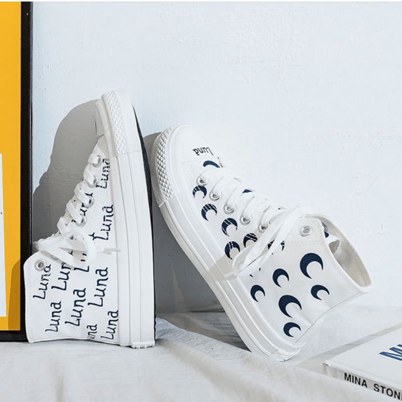 Moon Print Canvas Shoes