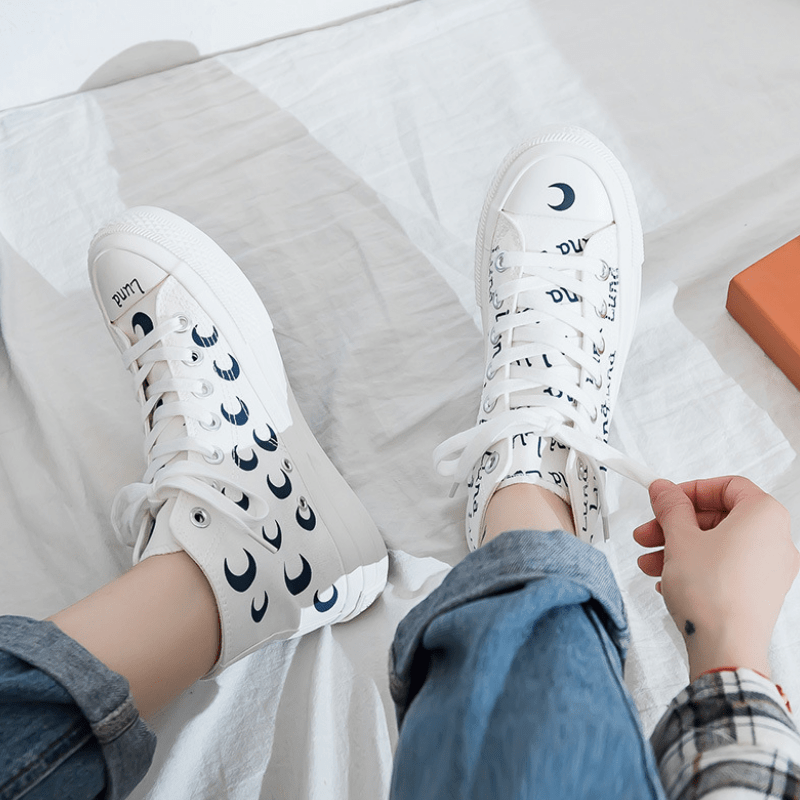 Moon Print Canvas Shoes